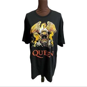QUEEN NWT short sleeve shirt size XL